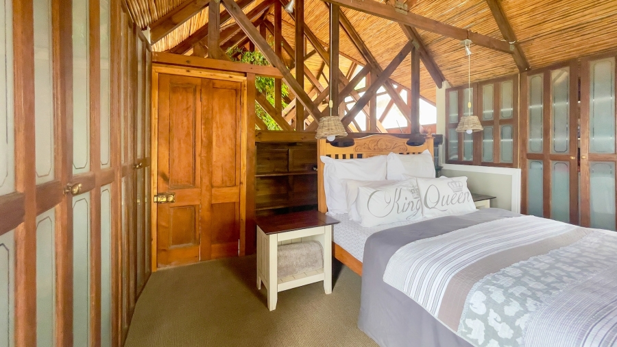 To Let 5 Bedroom Property for Rent in Southern Cross Western Cape